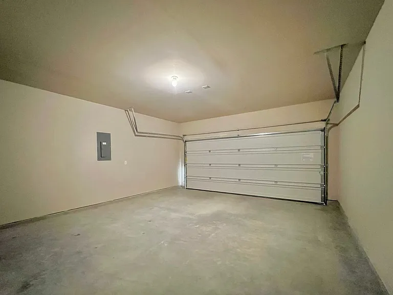 1606 Misty Elm St — Photo 34