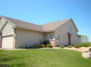 1233 Highridge Ct, Saint Paul, MN 55109