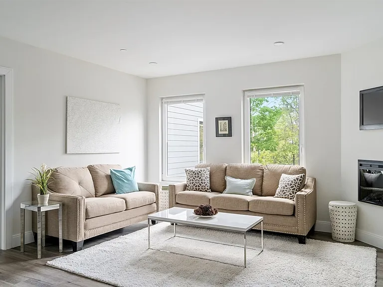316 Belgrade Ave #201 — Photo 10