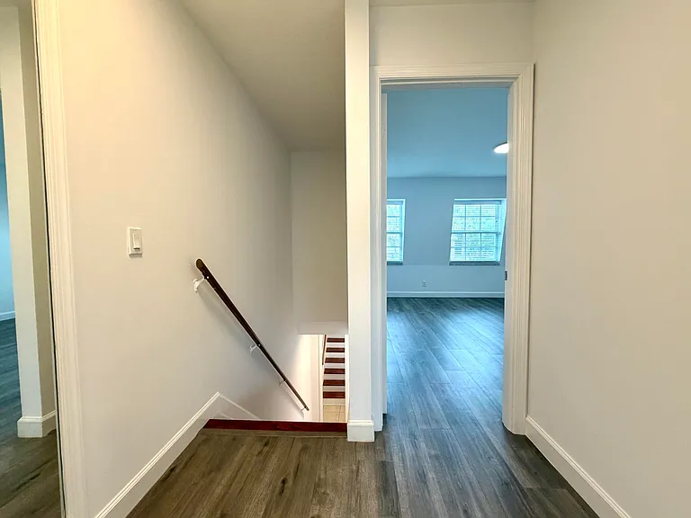 413 N Cypress Dr — Photo 23