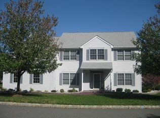 4 Cooper Dr, Ledgewood, NJ 07852