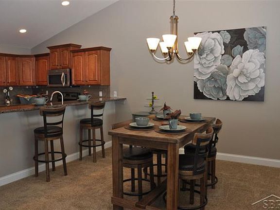4th image of 60 Tuscany Cir