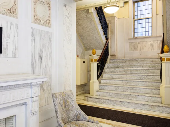 801 West End Avenue image 8 of 13