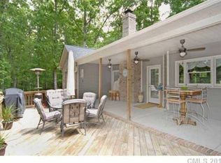 677 Kingsburry Rd, Clover, SC 29710