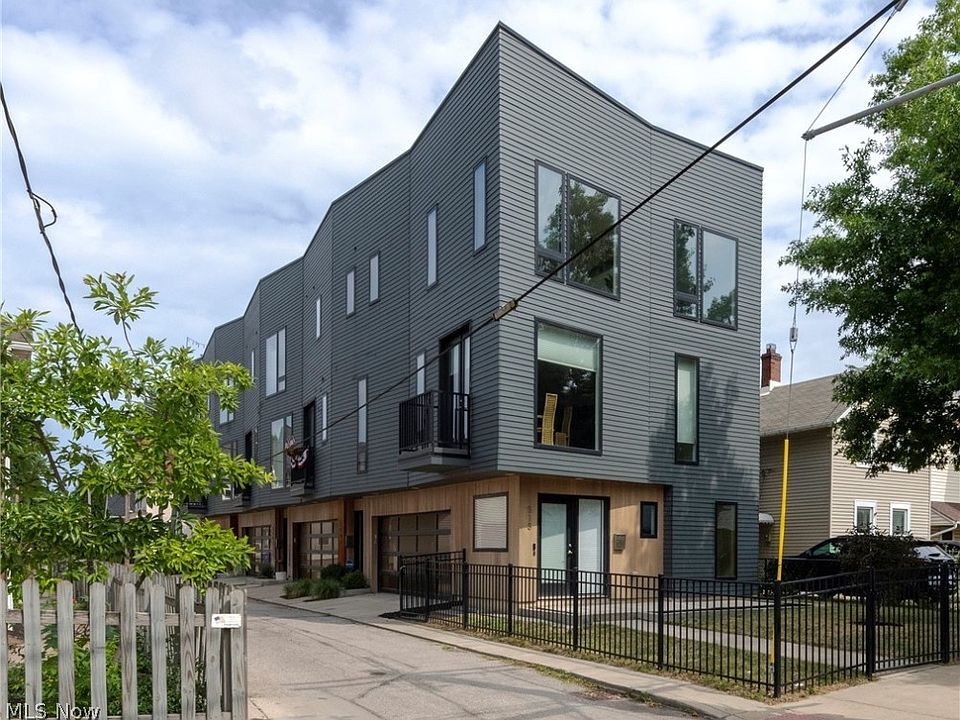 1st image of 518 Jefferson Ave