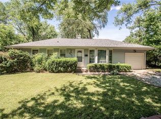 6902 Fairlane Dr, Kansas City, MO 64134