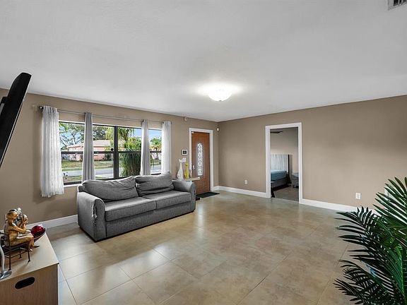 5th image of 10901 Granite St