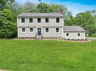 204 Deerfield Ln, Franklin Lakes, NJ 07417