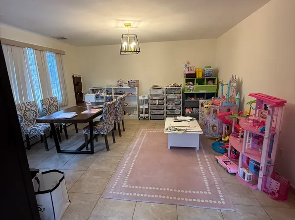 14 Mahan St, Tenafly, NJ 07670