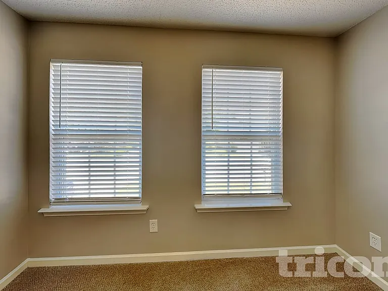 2208 Ballingarry Dr — Photo 11