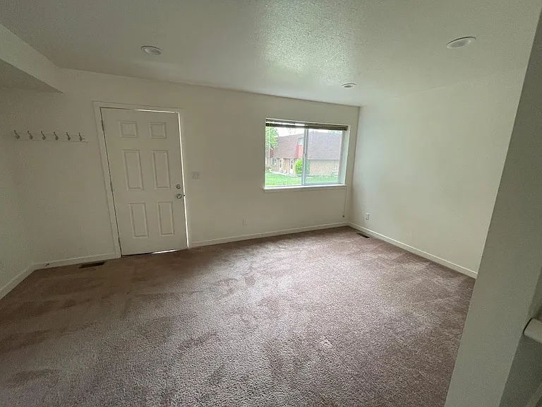 1322 S Coffman St #5 — Photo 3