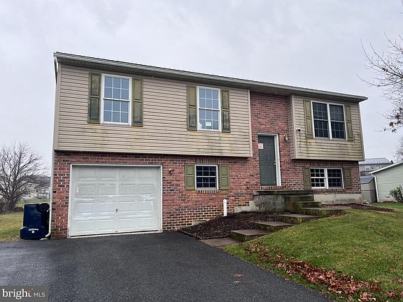 2nd image of 3722 Mountain Shadow Dr