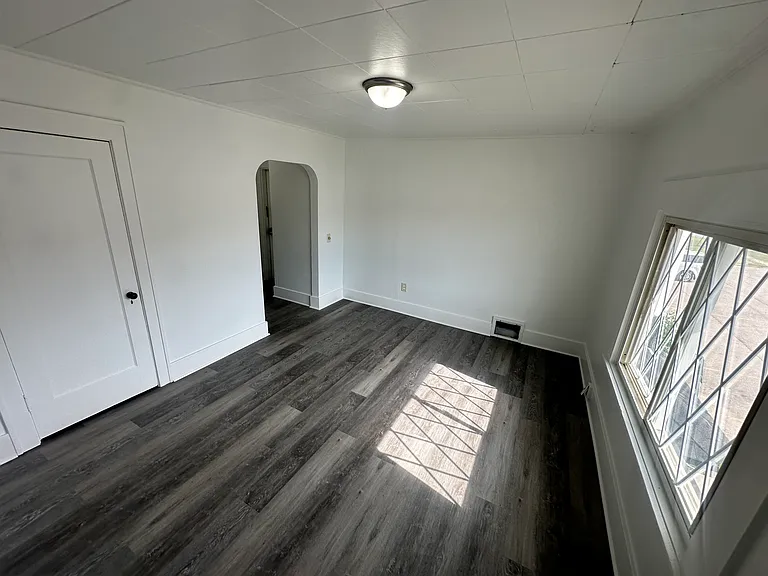 Livingroom (and Closet)