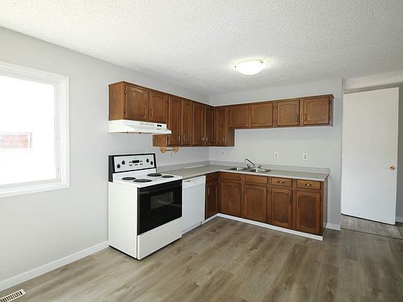 2nd image of 9827 166th Ave NW