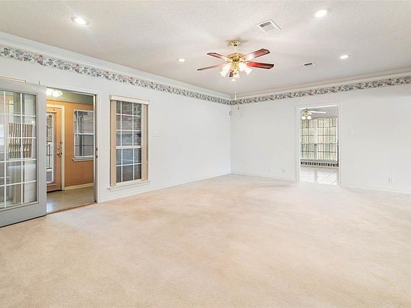 4th image of 4 Lillis Park Cir