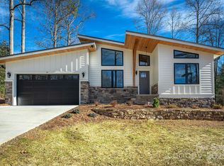 16 Taze Ct, Black Mountain, NC 28711