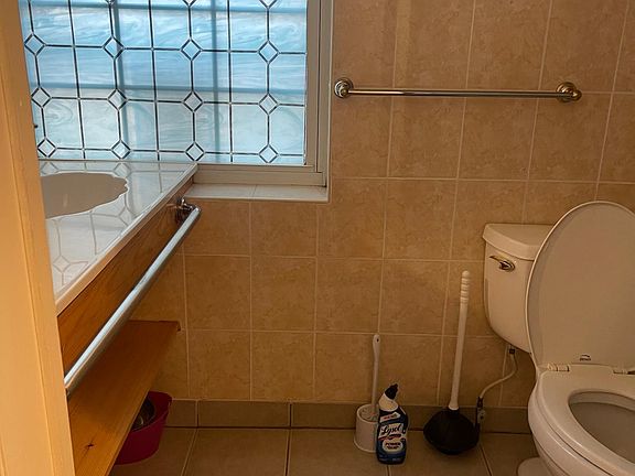 4th image of 937 Carpenter St #3FL