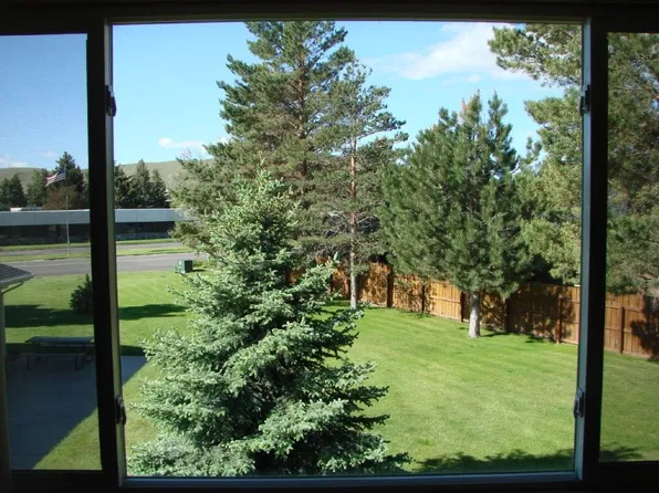 Meadow Lane Village Apartments, 807 Meadow Lane Ave #23c3b27ed, Cody, WY 82414