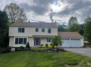 7 Crane Rd, Somers, NY 10589