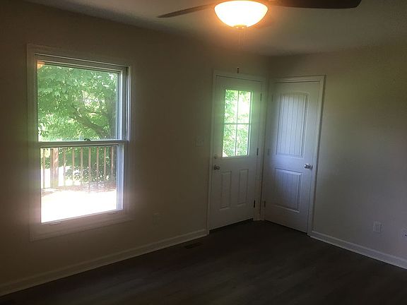 2nd image of 3324 Greenwood Dr