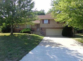 3835 SW Nottingham Rd, Topeka, KS 66610