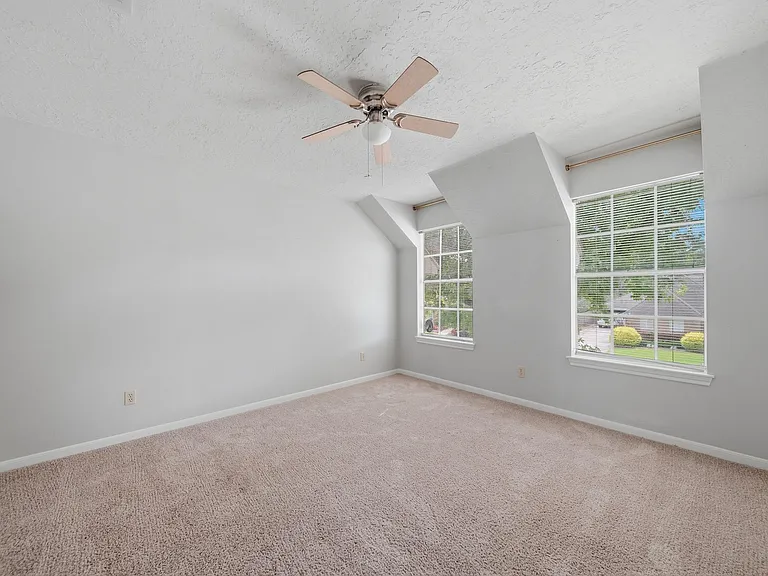 15122 Greenleaf Ln — Photo 32
