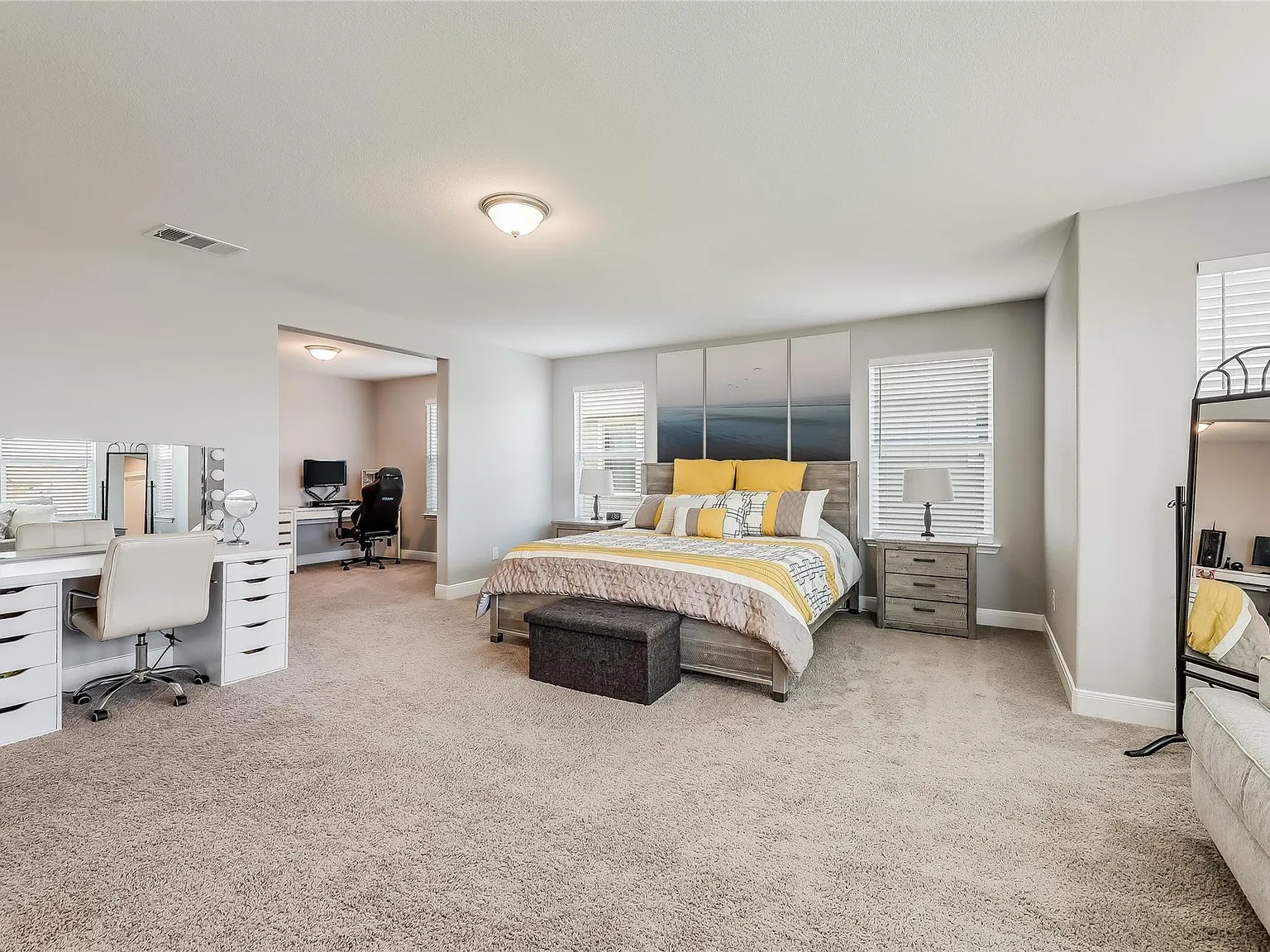 4 bed, 2.5 bath, 3476 sqft, $3,300 — Photo 4