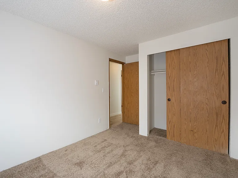 2 Bed 1 Bath - 800 Sq Ft 2 Bed 1 Bath - 800 Sq Ft