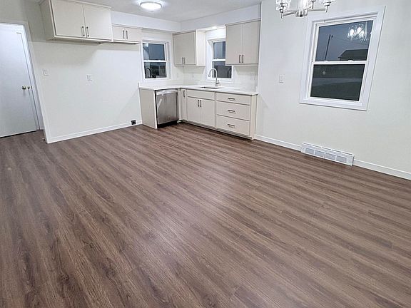 3rd image of 7001 112th St