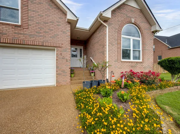 108 Cherokee Dr, White House, TN 37188