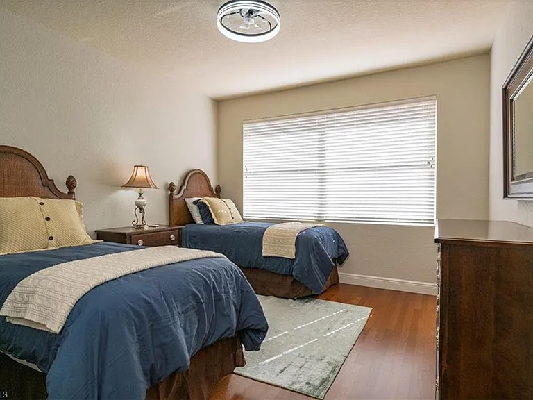 7703 Martino Cir — Photo 32