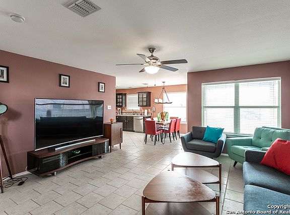 5th image of 611 Coral Hbr