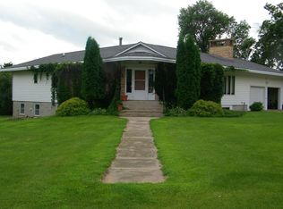 1267 20th St, Ceylon, MN 56121