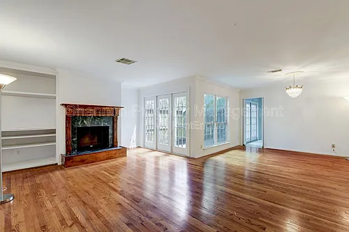928 W Main St Photo 1