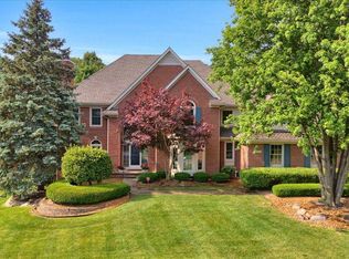 17563 Rolling Woods Cir, Northville, MI