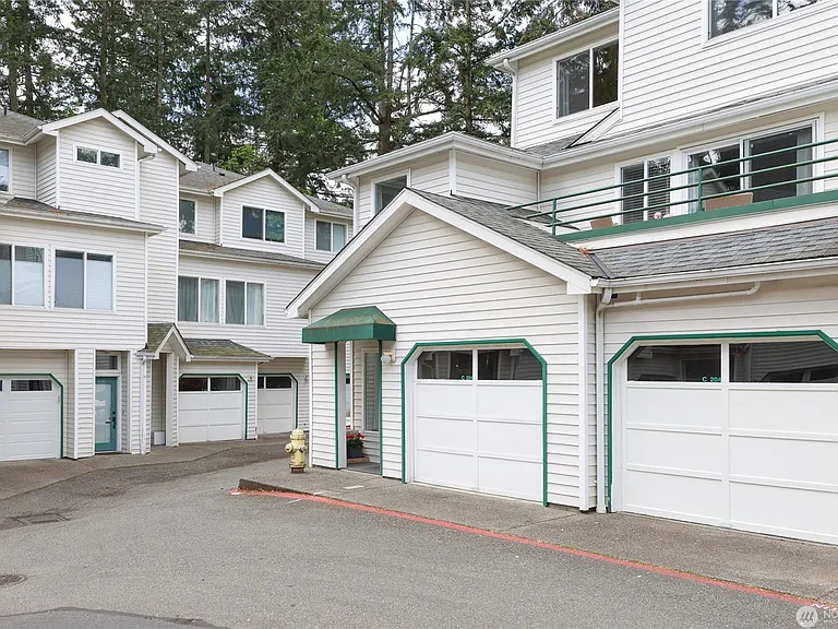 16219 Northup Way #C204 — Photo 2