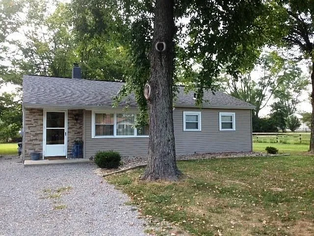 4229 Forsythia Dr photo 1