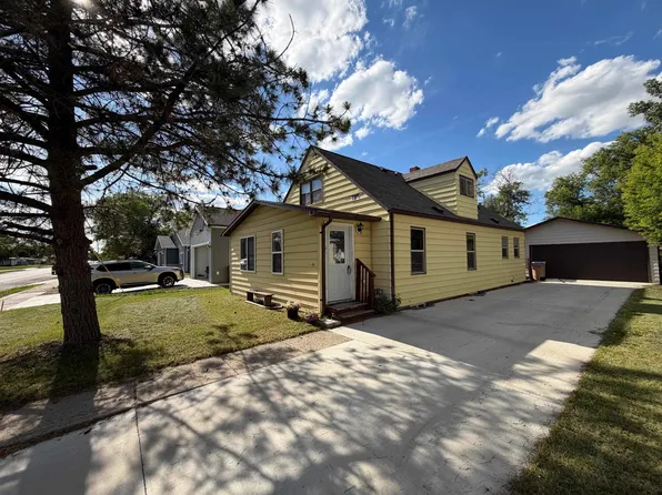 1624 Central Ave W, Minot, ND 58703