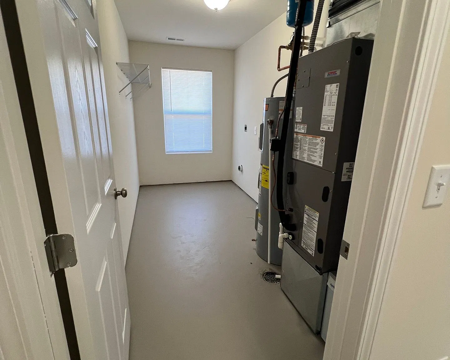 3 bed/2 bath with 1 car garage for lease — Photo 1