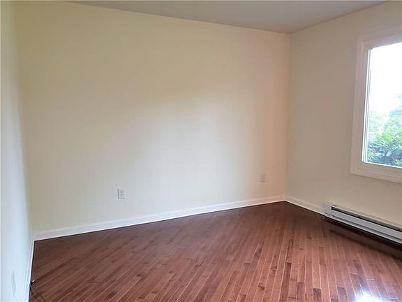 5th image of 303 Franklin St #E