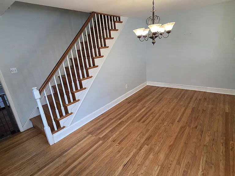 746 Cinnaminson St — Photo 8