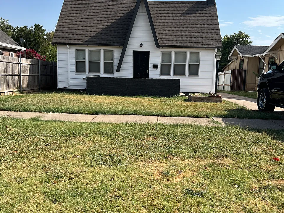1718 NW 32nd St