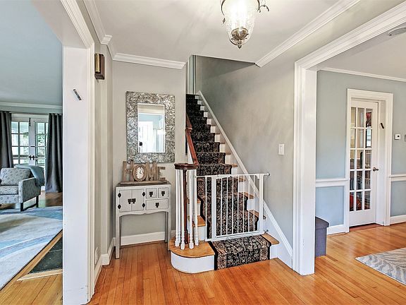 5th image of 69 Jane St