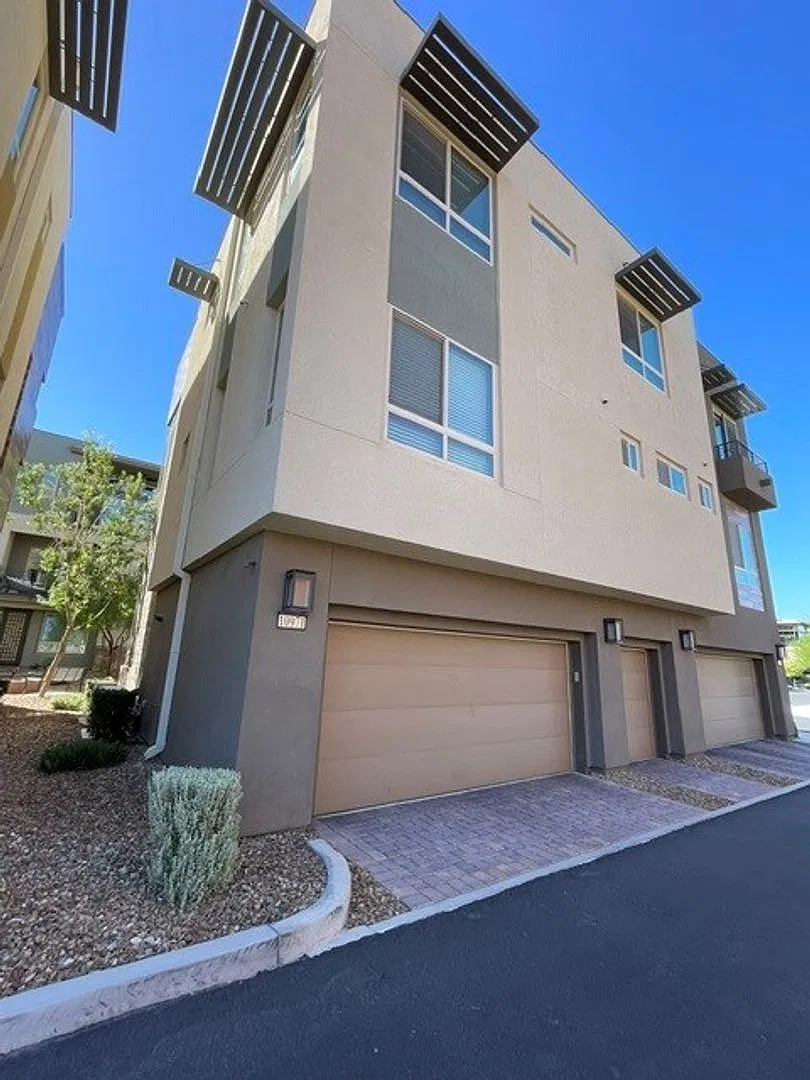 10971 Limeslice Ave — Photo 3