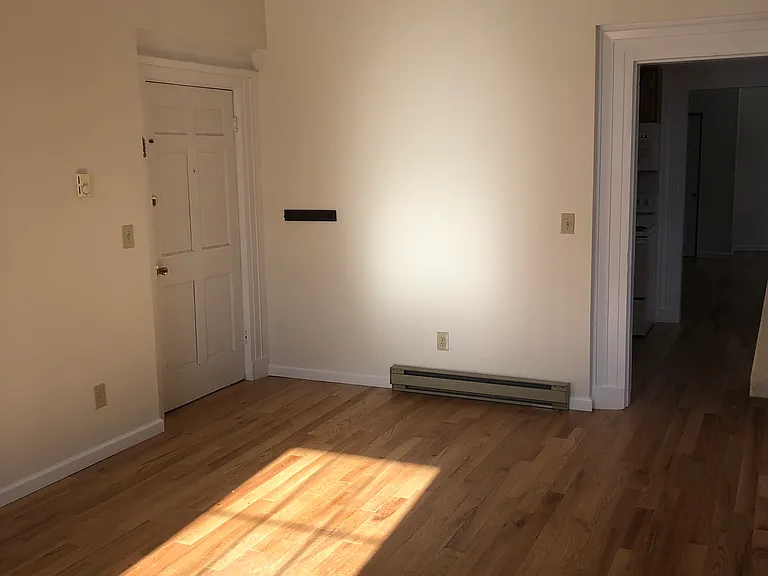 250 Washington St #5 — Photo 5