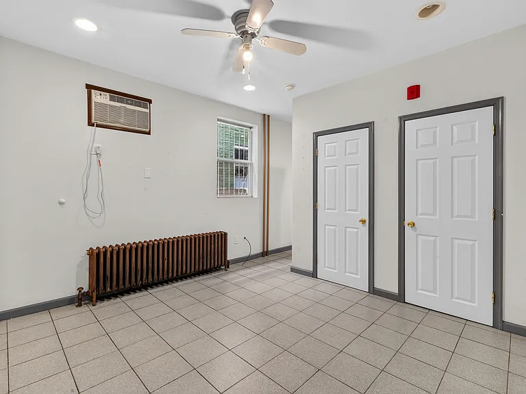1425 Jackson St #1R — Photo 16