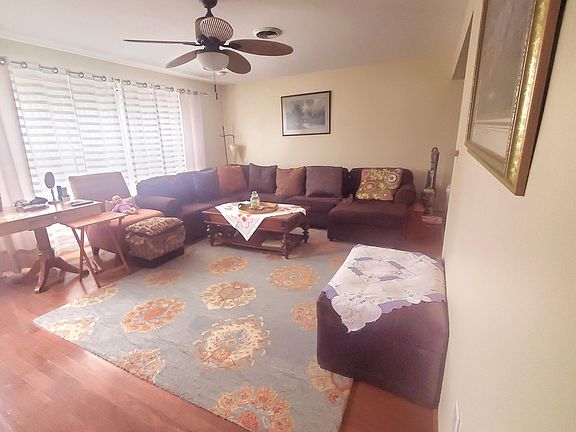 4th image of 820 Surf Avenue