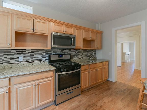 Renovated Eat-In Kitchen