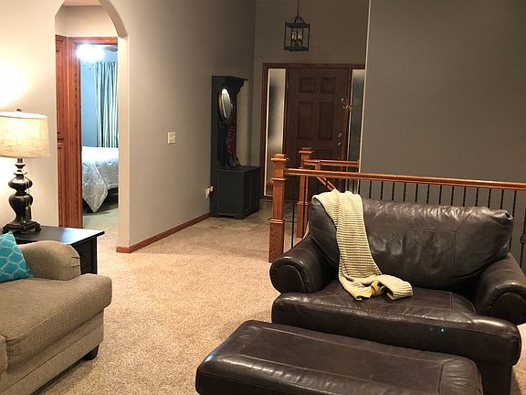 3rd image of 1103 Maplewood Cv