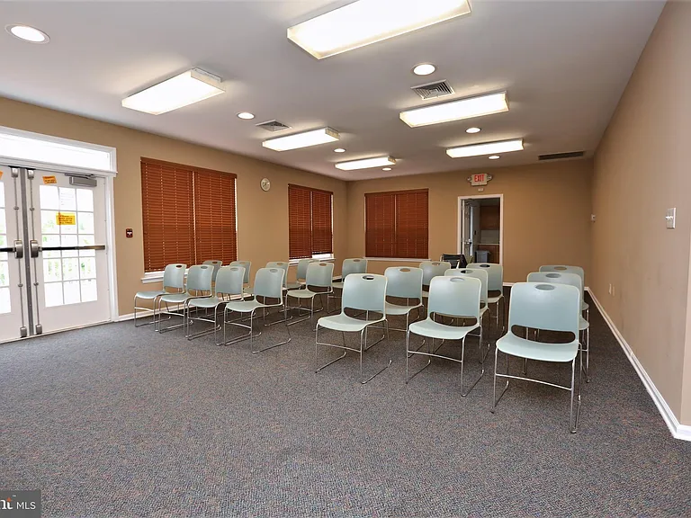 302 Wellington Park Dr — Photo 31